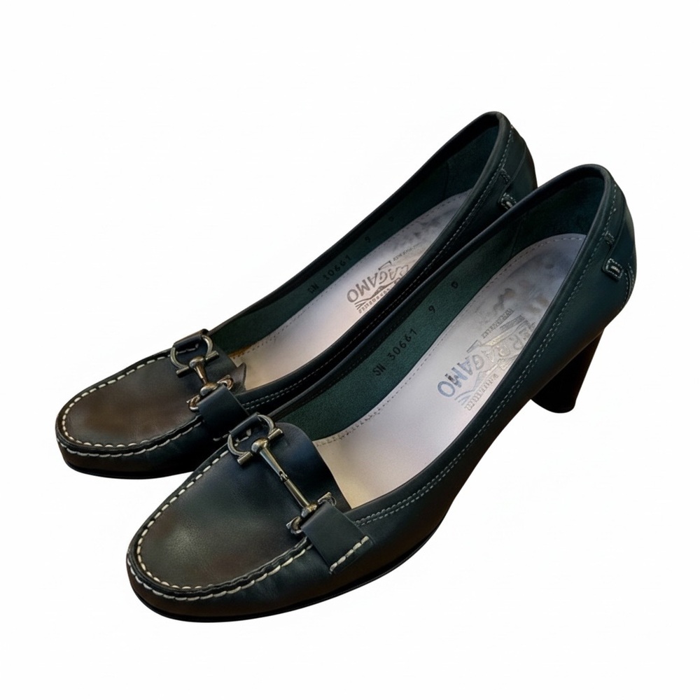 Salvatore Ferragamo high heel black shoes EUC 9B